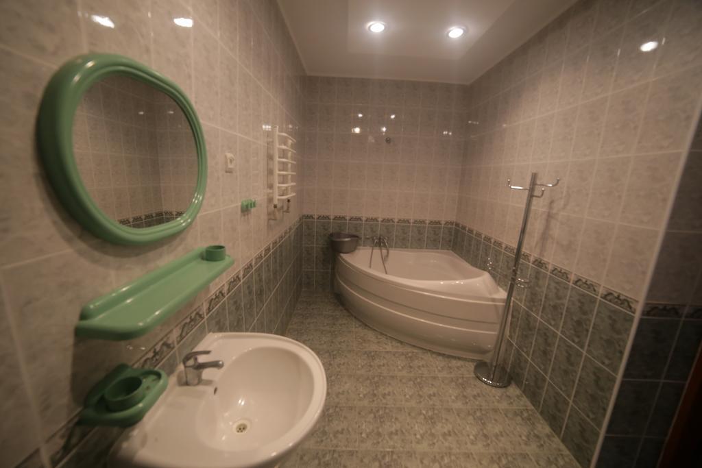 Sonyachna Polyana Hotel Phòng bức ảnh
