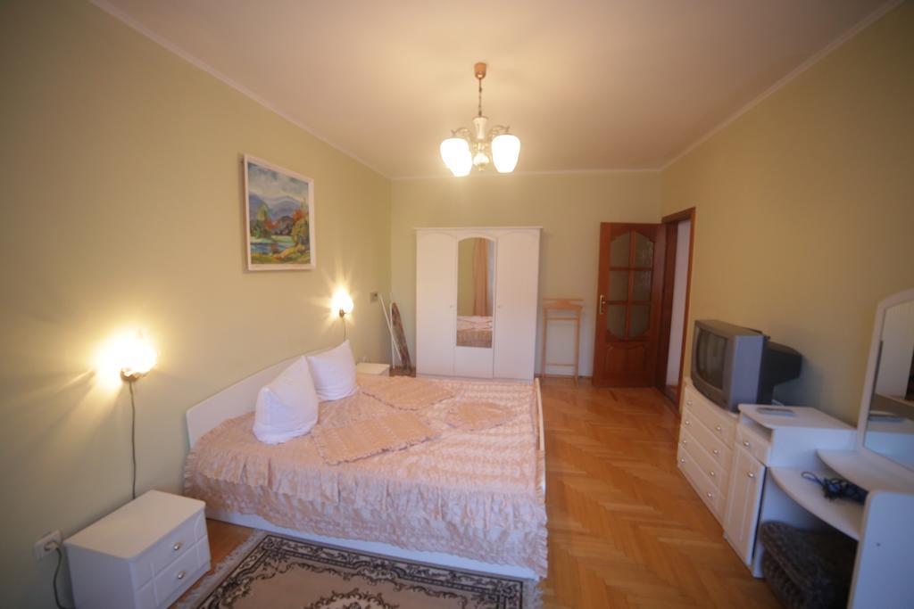 Sonyachna Polyana Hotel Phòng bức ảnh